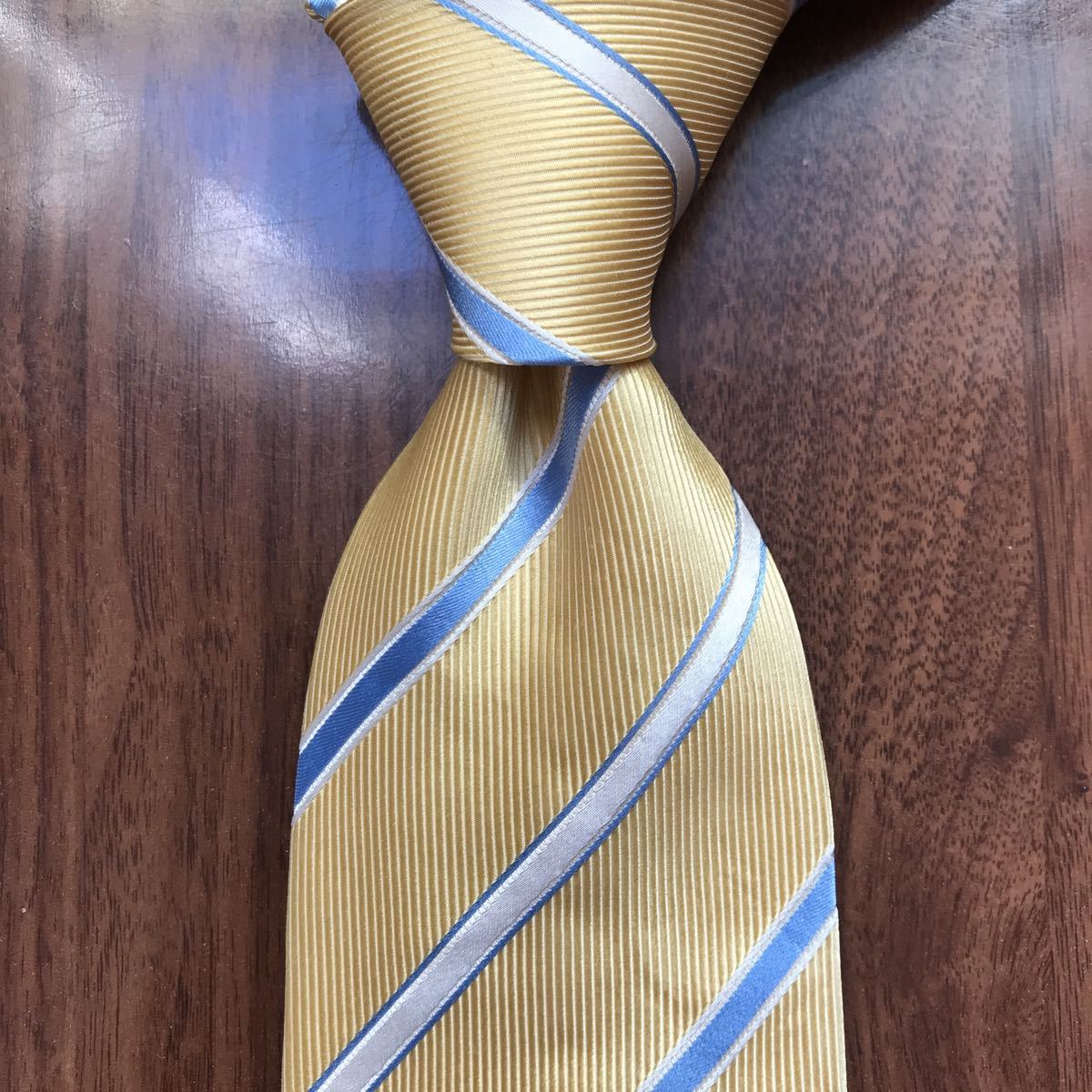 AIGNER アイグナー ネクタイ ベージュ ストライプ拍卖
