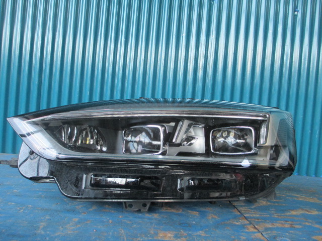 AT268 A5 8W ヘッドライト 左 8W6941035F拍卖