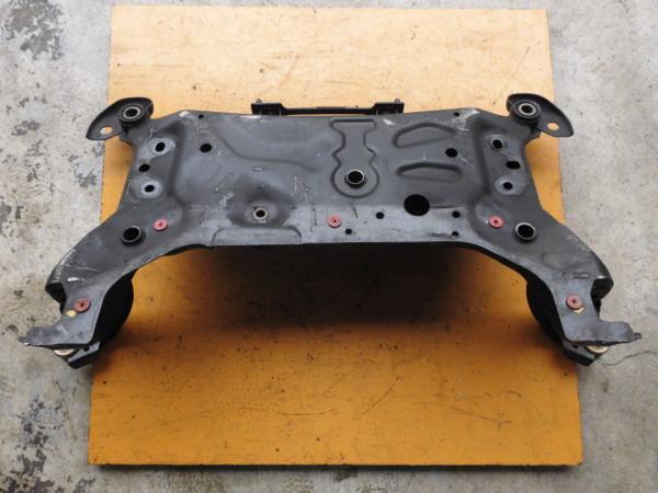 aボルボV40 フロント メンバー DBA-MB4164T 平成25年 MB系 拍卖