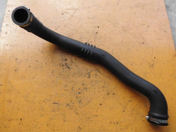 aボルボV40 インテークパイプ ホース インタークーラーからスロットルへ DBA-MB4164T 平成25年 MB系 拍卖