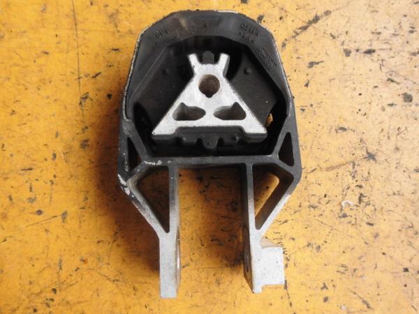 aボルボV40 ミッションマウント サポート DBA-MB4164T 平成25年 MB系 拍卖