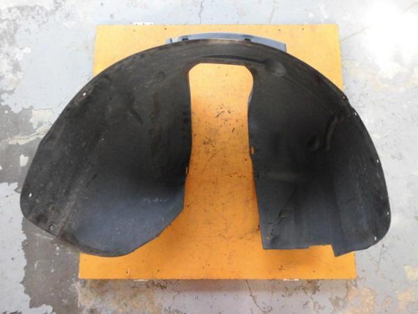 ボルボC30 右 フロント フェンダーライナー MB5244 平成20年 31213671 V50 S40 拍卖