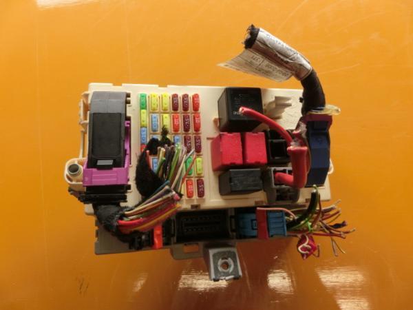 a後期アルファロメオ147 ヒューズボックス 50504859 平成20年 ABA-937AB 拍卖