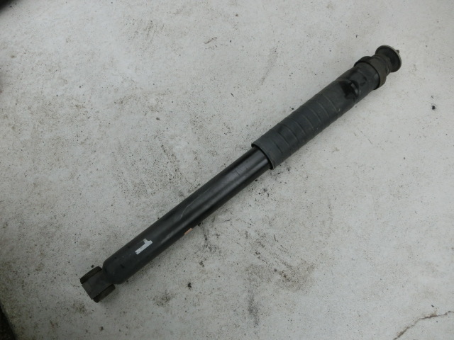 Aクラス リア ショックアブソーバー 1本 平成22年 後期 DBA-169032 左右共通 A180 W169 ベンツ ii拍卖