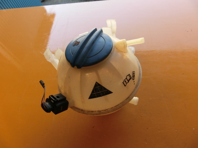 パサートヴァリアント ラジエターサブタンク 平成21年 ABA-3CBZB 3C 3CCAW 3CCDA 3CAXX 3CBVY 拍卖