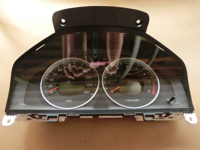 ボルボ V60 スピードメーター 15.7万? 平成23年 31343322AA y11 DBA-FB4164T 中古 ii拍卖