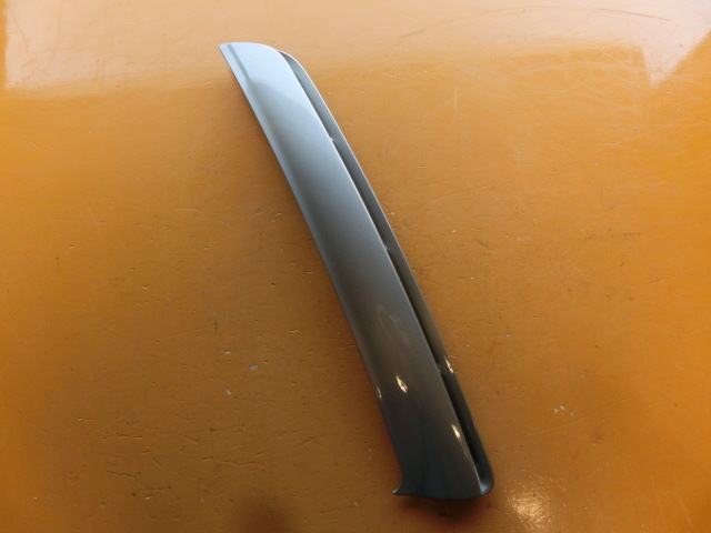 グランドチェロキー 左 クォーター ガラス モール 02y GF-WJ40 クライスラー ジープWJ 拍卖