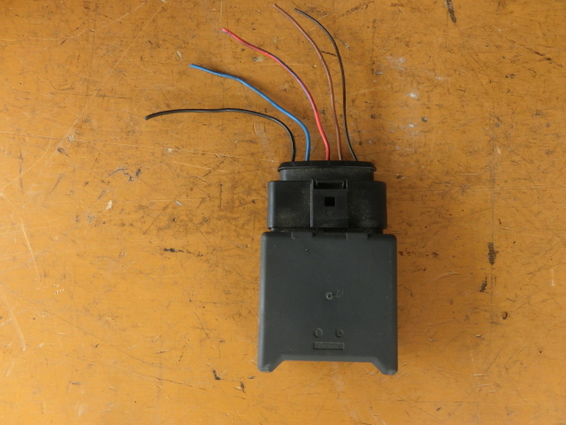 ★ゴルフ7 燃料ポンプ リレー 平成28年 DBA-AUCJZ 5Q0906093 コンピューター 拍卖