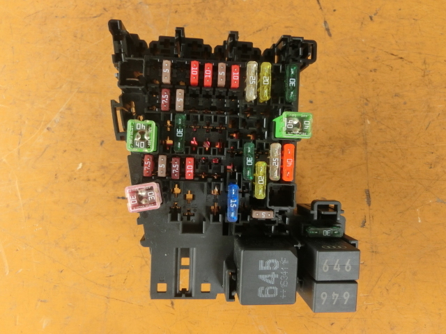 ★ゴルフ7 ヒューズボックス 平成28年 DBA-AUCJZ 拍卖