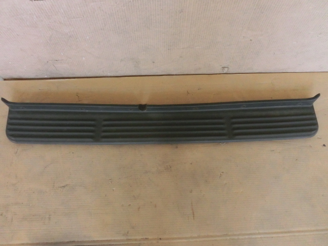 ナビゲーター リア バンパー ステップボード 98y 5LMPU28L拍卖