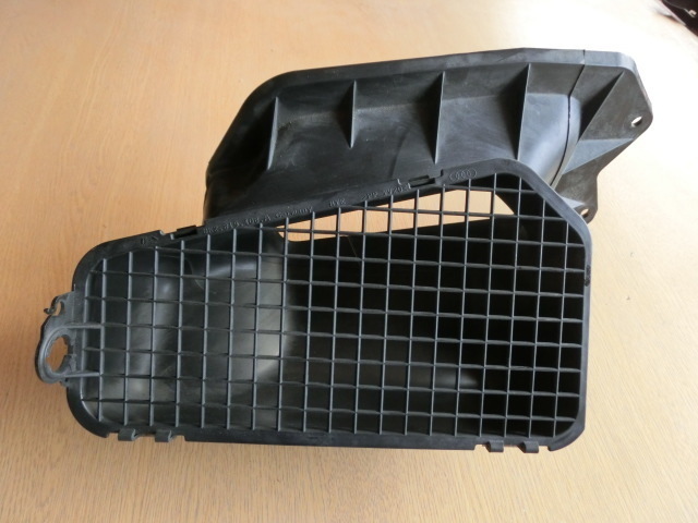 後期アウディA4 エア ダクト 平成27年 DBA-8KCDN 8K2 819 904 外気入口 4ドアセダン拍卖