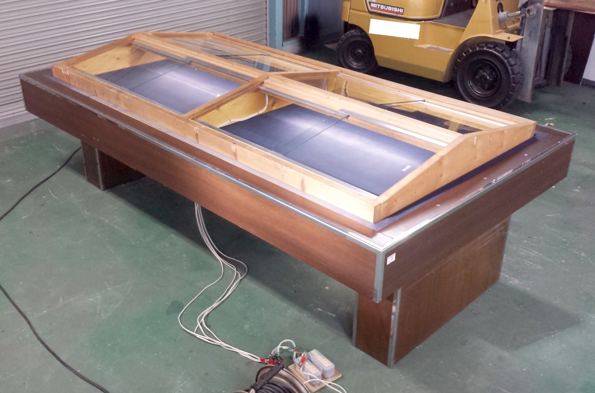 ショーケース 浅型ショーケース ビリヤード台型 W272xD152xH75~95cm 照明付 ガラス戸付 店舗用品 中古 引取 78531 ★*拍卖