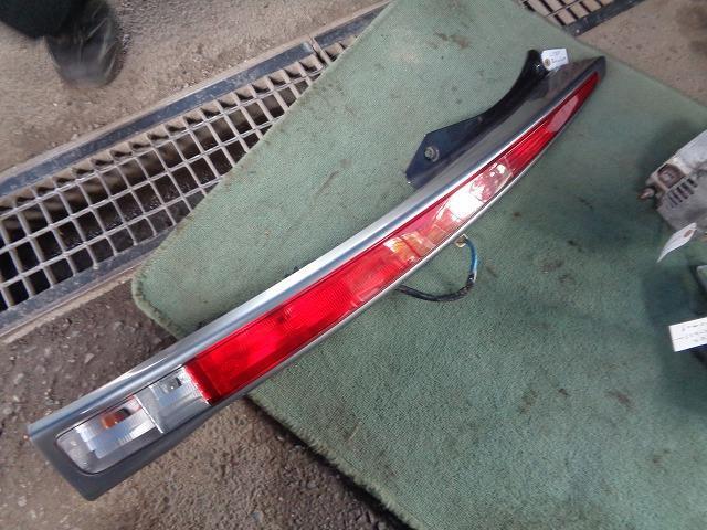 ムーヴ DBA-L175S 純正 右テールランプ/テールレンズ D050拍卖