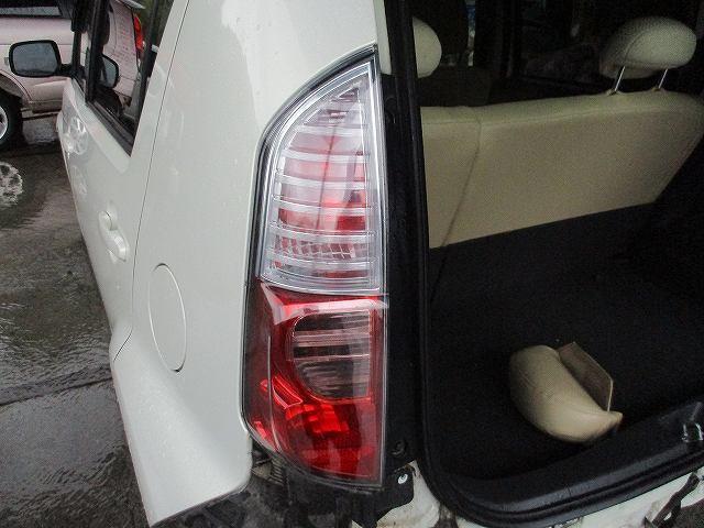 ブーン DBA-M300S 純正 左テールランプ/テールレンズ 220-51895拍卖