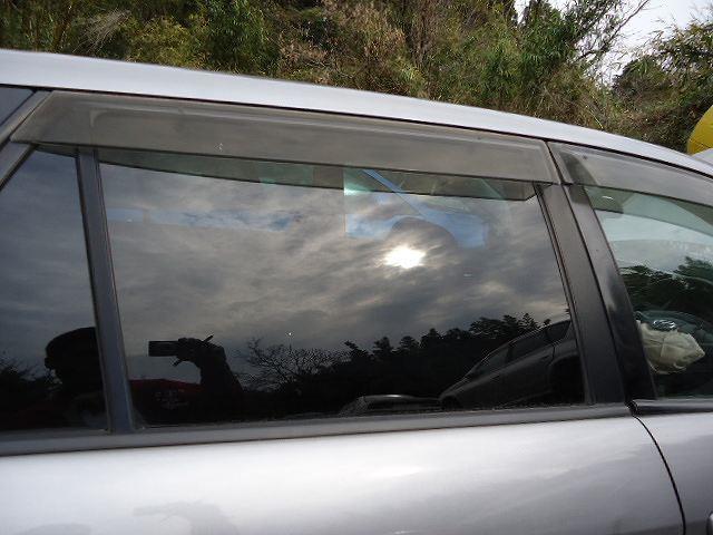 アテンザ UA-GY3W 右リアドアガラス ガラスのみ M4Q8拍卖