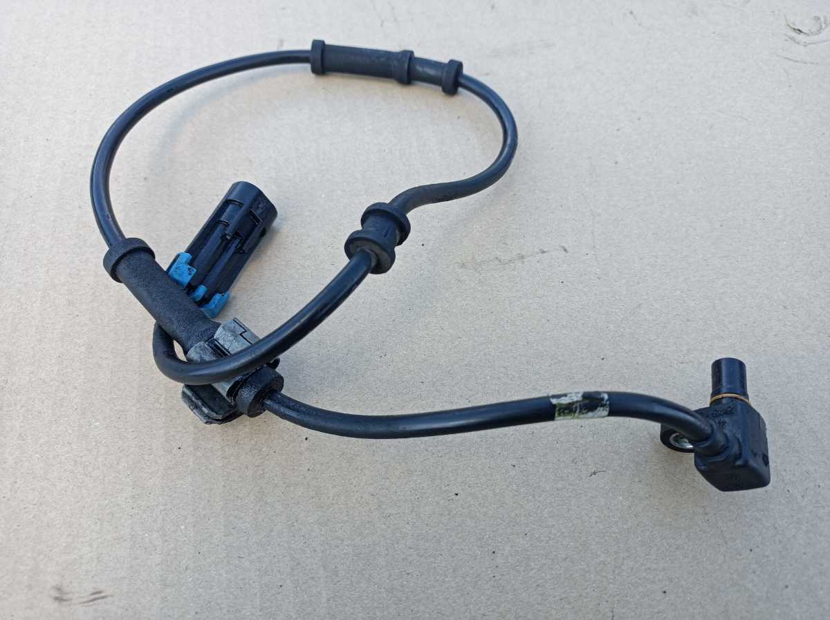 エスカレード 03 ABSセンサー フロント右 6.0L 4WD拍卖