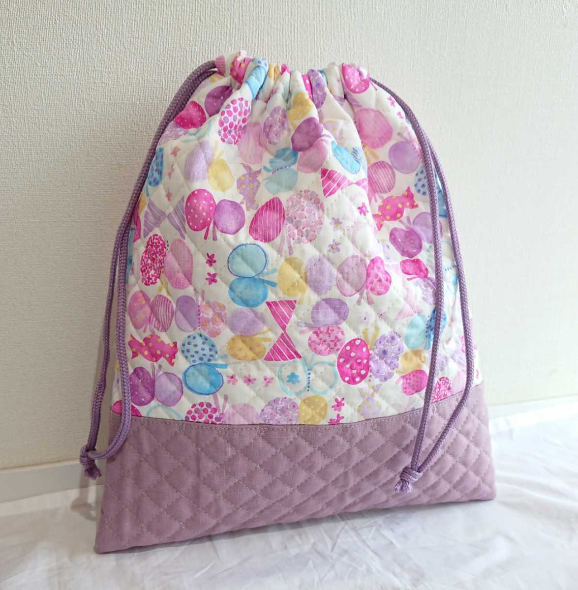 バタフライ柄 体操服袋 Mサイズ パープル キルティング生地使用 お着替え袋 体操着袋 巾着袋 ハンドメイド 拍卖