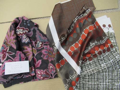 サテンツイルのプリントと うす-いオ-ガンジ-に透けてプリント拍卖