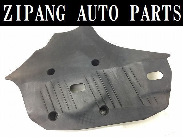 BM046 F20 1A16 116i スポーツ 前期 右リア サスペンション カバー/シールド ◆3332 6796138 ★割れ無し ◎ ★即決★拍卖