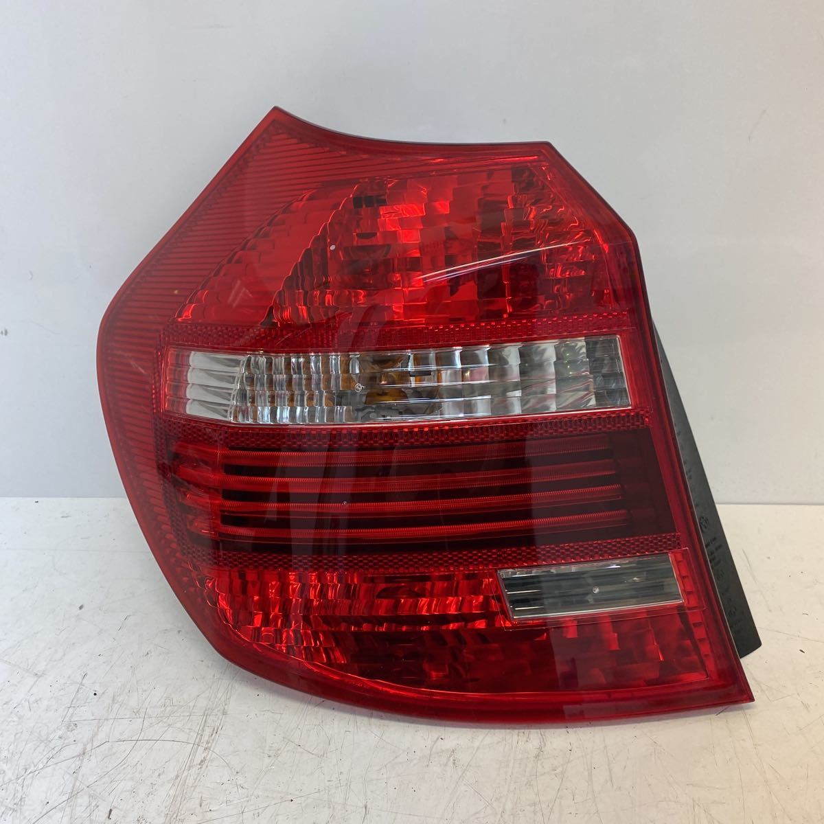 ★BMW 1シリーズ/Mスポーツ★純正左テールランプ/中古品 ABA-UD30 YB200拍卖