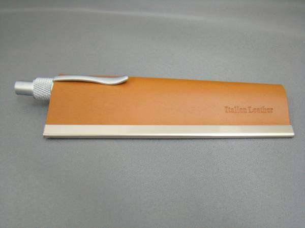 【新品】★レザー製ペンケース 筒型 ★ブラウン拍卖