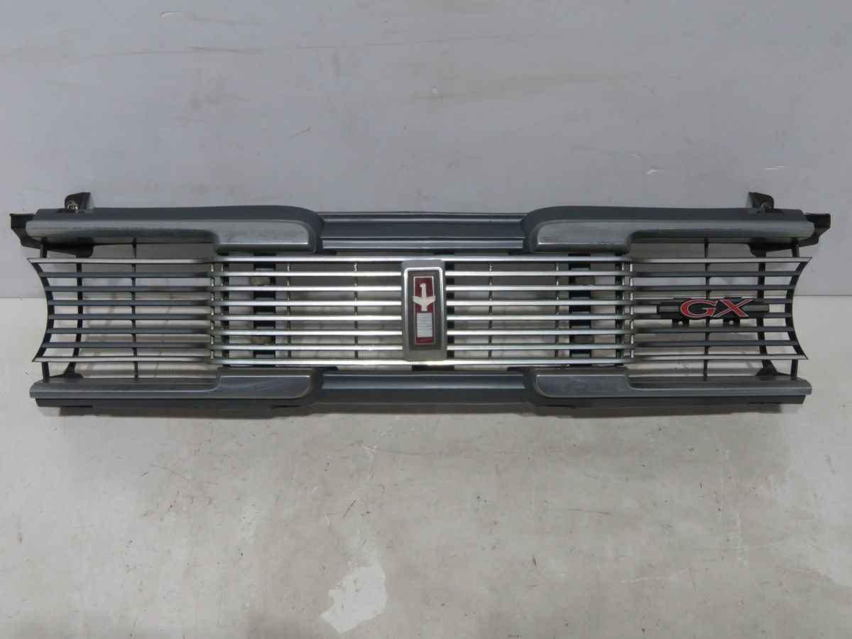 22-3-1  グロリア 230  GX  【 フロント ラジエター グリル  】  セドリック 拍卖