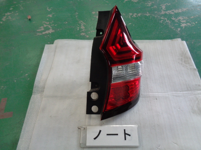 ノート E12 右テールランプユニット 即決 5916拍卖