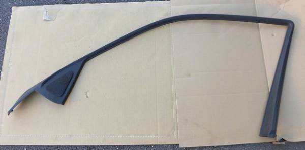 ベンツEクラスW210フロント右ドア ウインドウ トリム内装カバーE240ドア サッシE320運転席フロントドア窓枠パネル ツイーター カバー拍卖