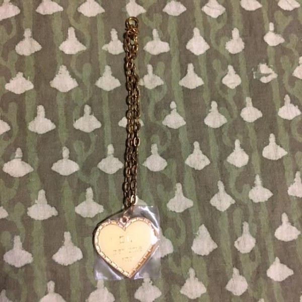 【激安】pi. perfume inn キーホルダー 新品未使用 ゴールド拍卖