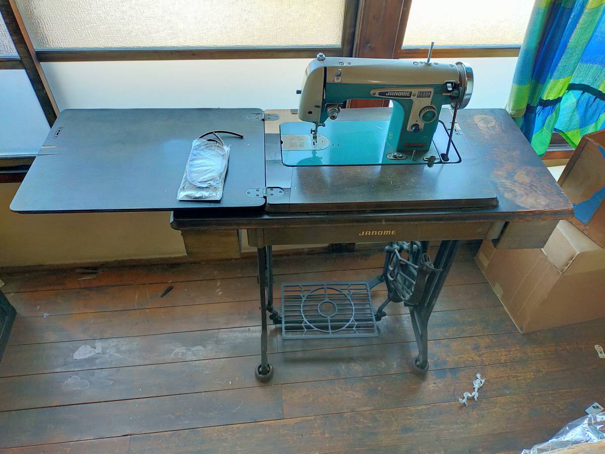 アンティーク JANOME ジャノメ足踏みミシン昭和レトロ ジャノメミシン 蛇の目 ターコイズブルー 静岡県 愛知県 名古屋 店舗飾り アパレル拍卖