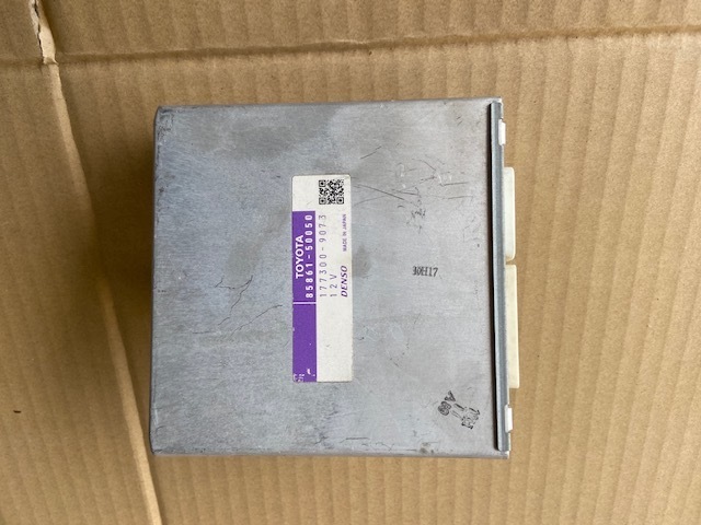 UFS40 レクサス LS460 純正 運転席用 シートコンピューター85861-50050 【B2206 PP】拍卖