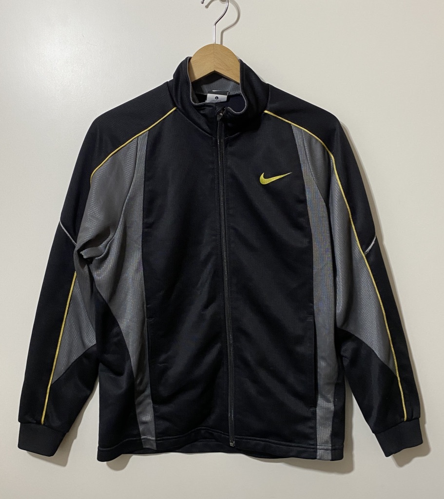 ★NIKE ナイキ ジャージ トラックジャケット ジュニアL 155cm 子供用 スウォッシュロゴ 黒 灰色 ブラック グレー トップス拍卖