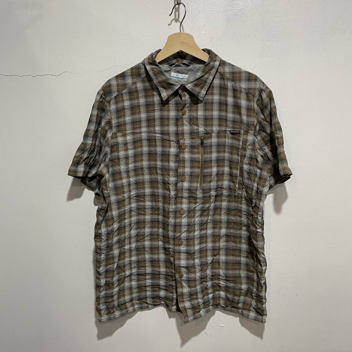 ☆送料無料☆Columbia☆ナイロン素材☆チェック柄半袖シャツ☆L☆ジップポケット☆F9☆c拍卖