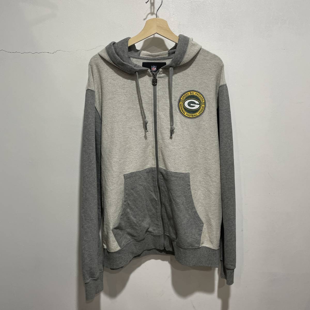 送料無料☆NFL☆グリーンベイ・パッカーズ☆切替えスウェットZIPパーカー☆メンズL☆アメフト☆スポーツ☆D8c拍卖