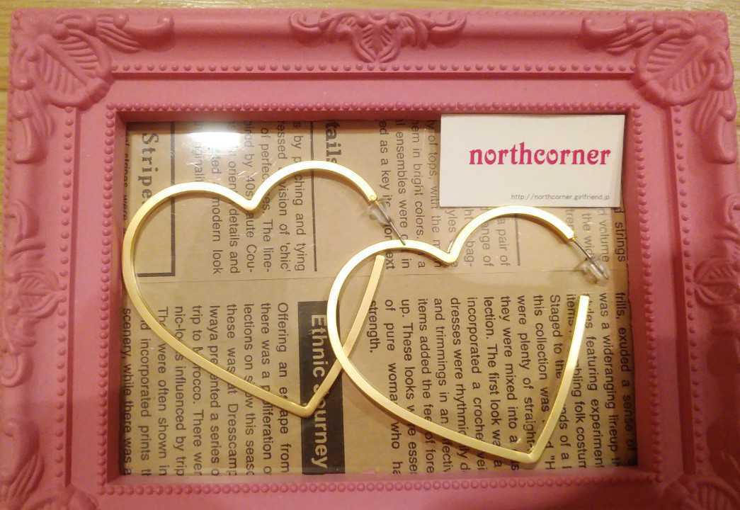 即決☆未使用☆定価6300円☆ノースコーナー ツヤ消し ゴールドカラー ハートピアス 定形外140円☆拍卖