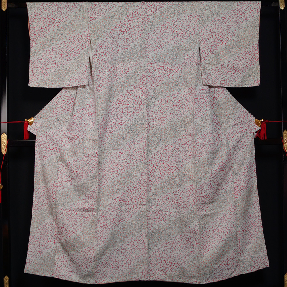 小紋 菊模様 乳白色 ちりめん 正絹 中古 小紋 着物 リサイクル 着物 仕立て上がり 和服 女性和服 きもの天陽拍卖