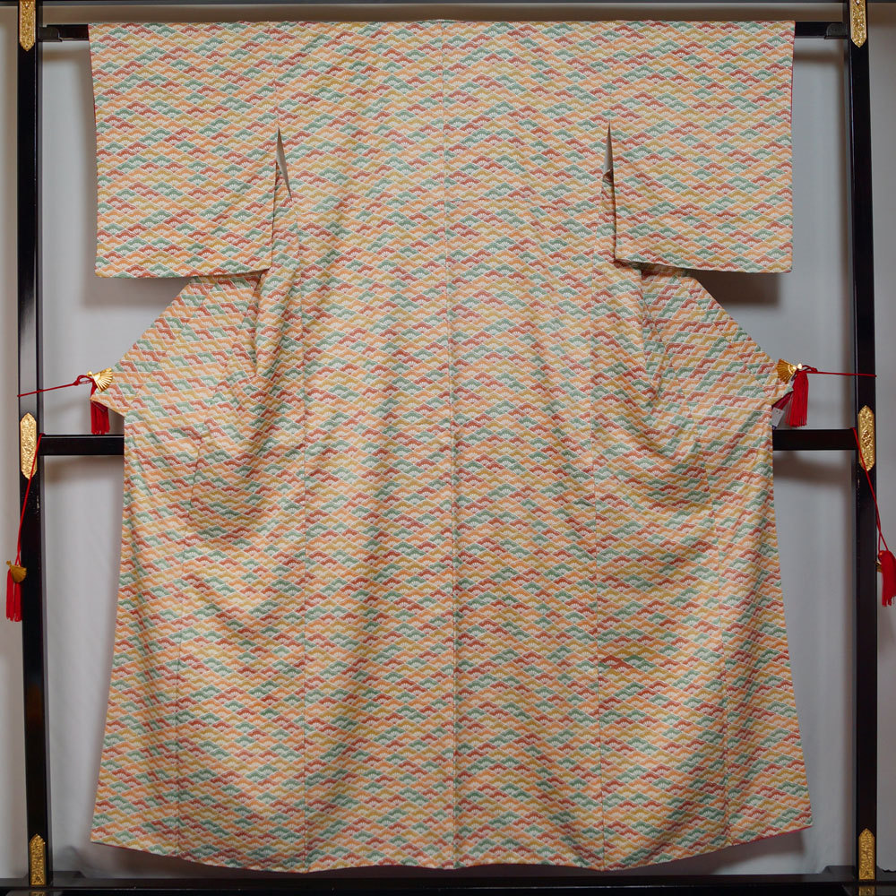 小紋 扇松青海波模様 生成り色系 化繊 洗える着物 踊り着物 お稽古着 練習着 リサイクル品 中古 リサイクル 着物 和服 女性和服 きもの天陽拍卖