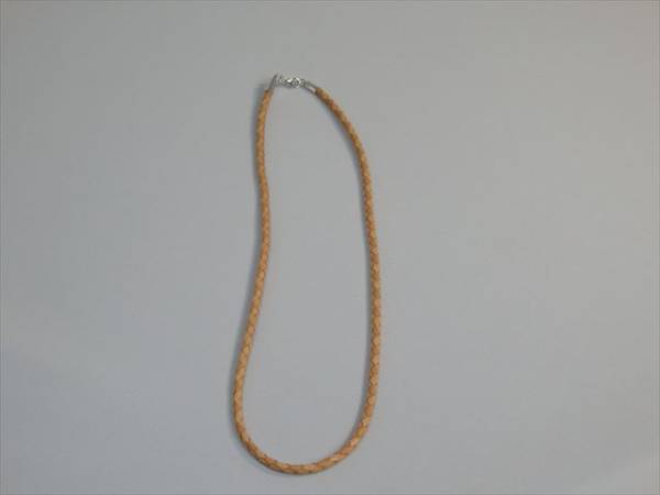 ★新品未使用★レザーネックレス 牛革編込み(編込みレザー)(留め金具 ヒキワ(シルバー925) 薄茶 50cm 4mm L12拍卖