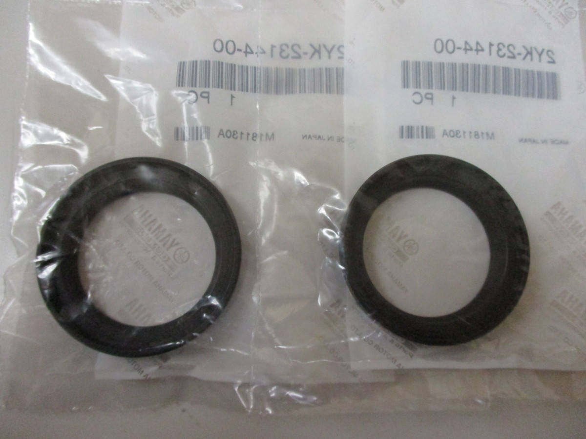 送料無料★新品★TDR250(2YK)★純正フロントフォークダストシール拍卖