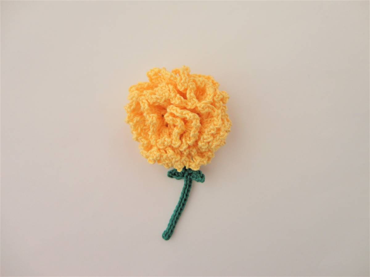 花びらのボリュームがかわいいカーネーションのブローチ*YE*母の日*コサージュ*ハンドメイド*a717拍卖