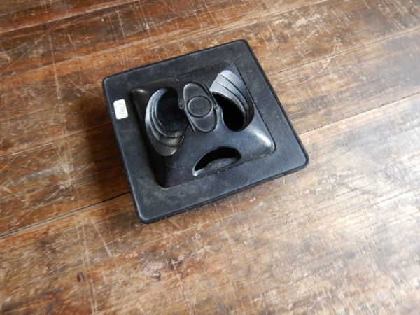 穂南部鉄器 岩鋳灰皿 081203 18x18h5cm拍卖