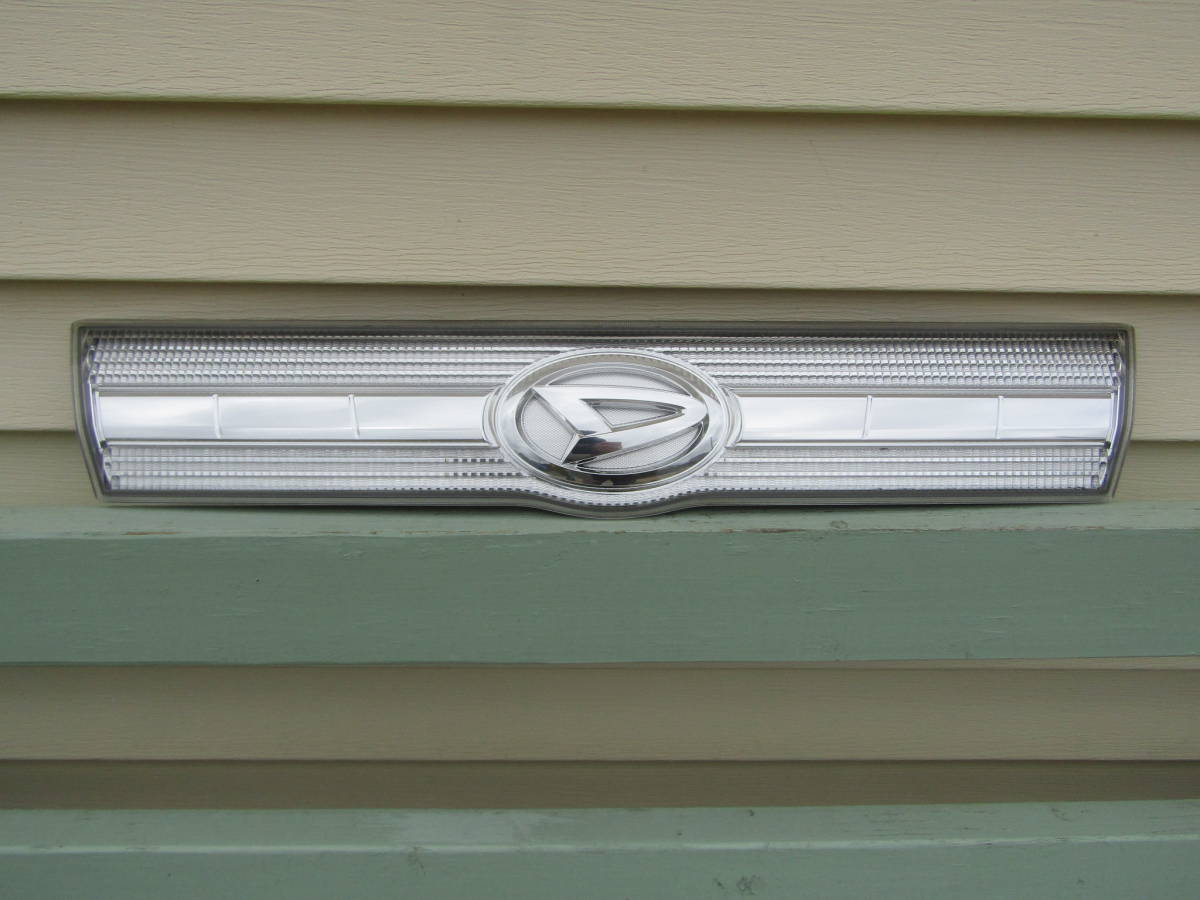 タント L375S 純正 グリル ボンネット グリル 53105-B2050 53105-B2050 タントカスタム ■■ 1033001拍卖