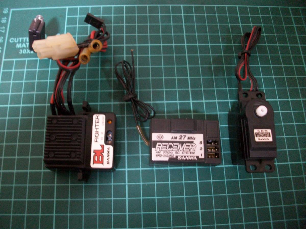 【激安目玉商品】サンワ アンプ(BL)/サーボセット クリスタル無 簡易通電動作確認済 一応ジャンク扱 レターパック送料一律!!拍卖