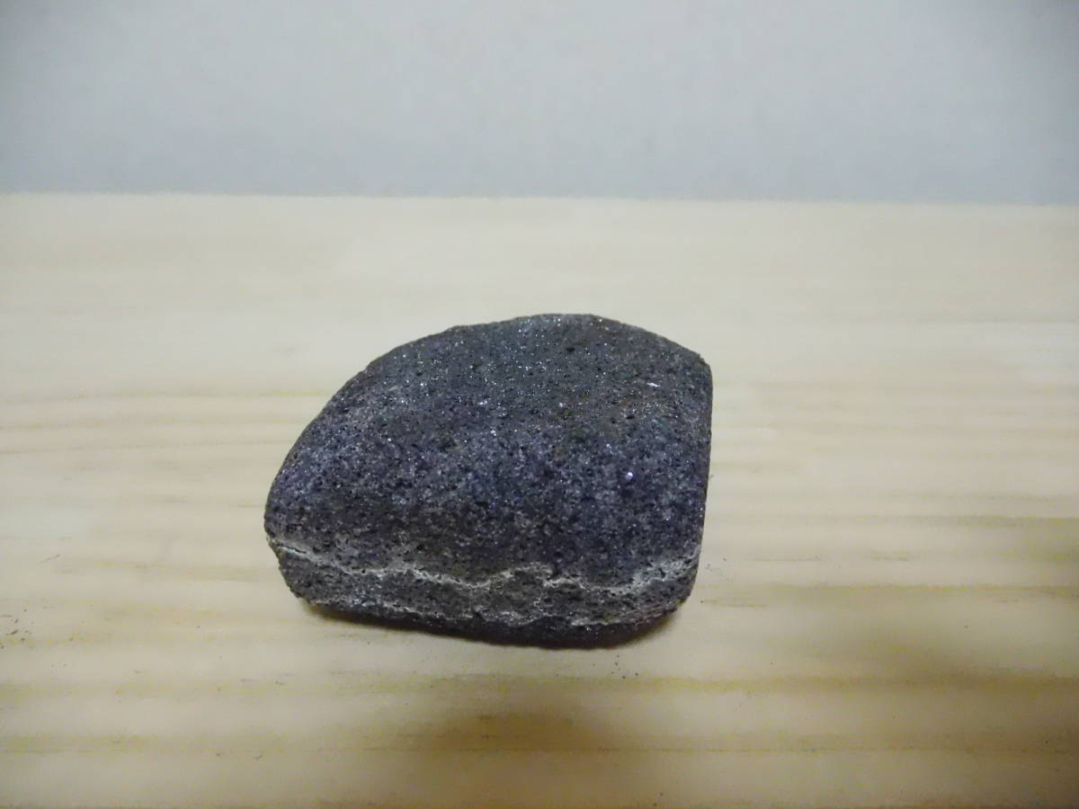 E109-10S 溶岩石 中古 高さ約2.6cm (E-中)拍卖