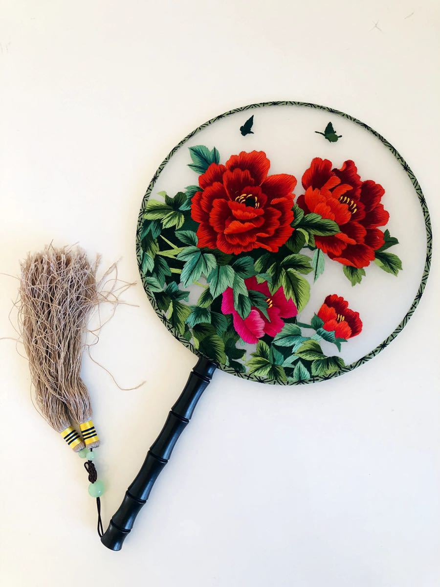 中国四大伝統刺繍 両面刺繍 シルク素材 中国蘇州伝統工芸品 中国伝統柄古代古典宮扇子拍卖