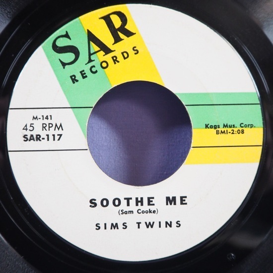 ■SARレコ! 45'sシングル!★SIMS TWINS/SOOTHE ME/I'LL NEVER★送料無料(条件有り)多数出品中!★オリジナル名盤■拍卖