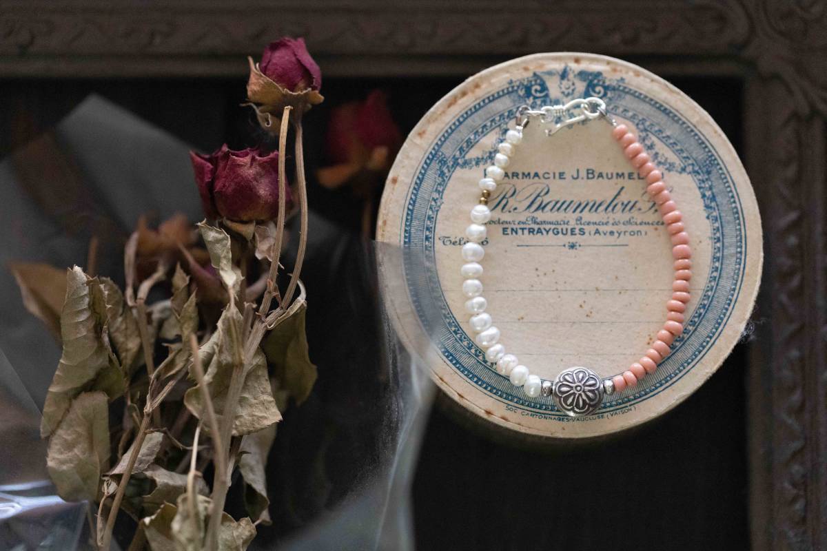 * pink maasai & pearl karen silverブレスレット拍卖