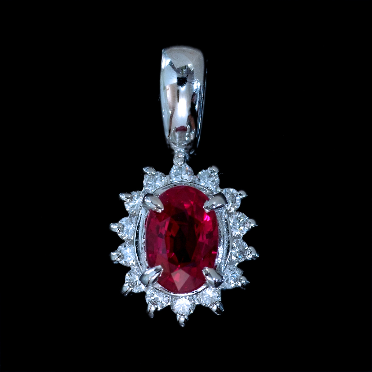 F1201 逸品ピジョンブラッド系ルビー0.43ct 天然上質ダイヤモンド0.09ct 最高級Pt900無垢ペンダント 重量1.18g 幅13.6×7.6mm拍卖