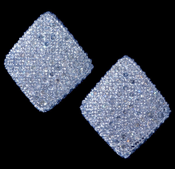 A2222-1 天然上質ダイヤモンド5.05ct 最高級18KWG無垢セレブリティイヤリング 重さ17.0g 幅23.5×21.5mm拍卖