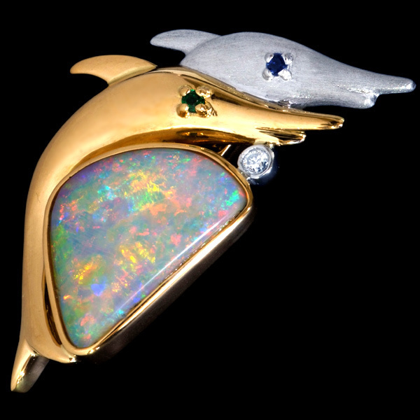 B2240 蒼き炎の二重奏 美しいオパール3.55ct 上質ダイヤモンド0.04ct 最高級Pt900/18金無垢ブローチ 重さ8.8g 幅36.6×19.7mm拍卖